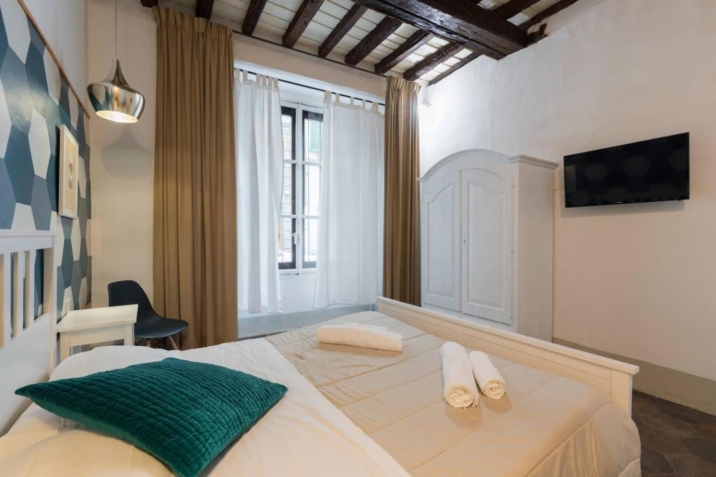 F4 - Santa Croce One Bedroom Flat 2 To 4 Guests Florence Luaran gambar